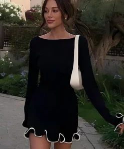 Elegant Round Neck Long Sleeve Slim Fit Black Prom Dress