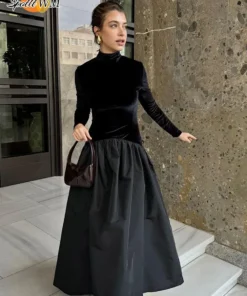 Velvet Maxi Black Prom Dress with Pleated Hem and Long Sleeves